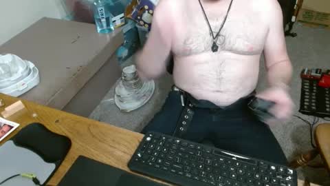 Snapshot of metalsharkk chatting on 01.28.25 metalsharkk online show from 01.28.25