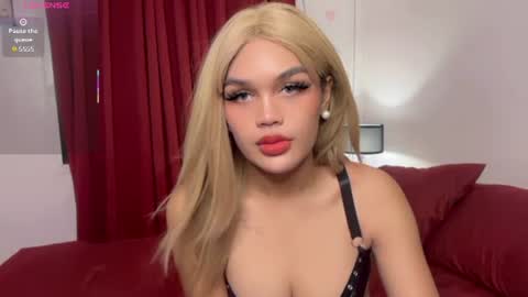 Snapshot of mhelly_x chatting on 07.20.26 mhelly_x online show from 07.20.26