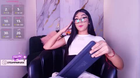 Mhia Kate online show from 03.03.26