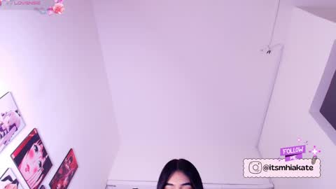Snapshot of mhia_kate chatting on 06.01.26 Mhia Kate online show from 06.01.26