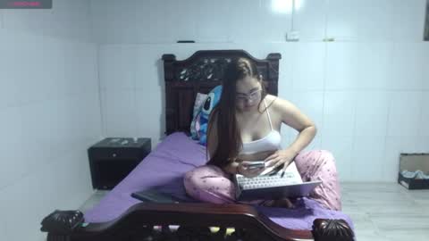 mia online show from 04.01.26