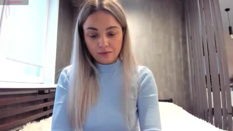 Snapshot of mia___mur chatting on 11.24.25 Mia online show from 11.24.25