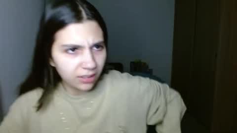 Mia online show from 10.17.25