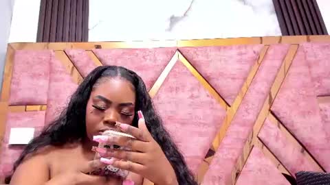 Snapshot of mia_alvares chatting on 06.20.26 Mia online show from 06.20.26