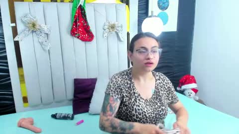 Dreams Couple online show from 12.14.24