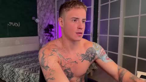 Andre and Mia online show from 11.04.25