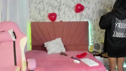follow me MIA  online show from 06.08.26