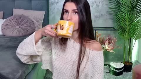 Snapshot of mia_carter99 chatting on 12.12.24 Freya Allen online show from 12.12.24