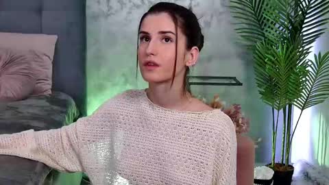 Snapshot of mia_carter99 chatting on 02.13.25 Freya Allen online show from 02.13.25