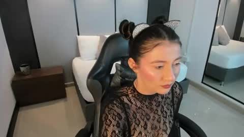 M I A  online show from 05.21.26