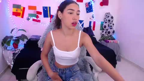 Snapshot of mia_cute_girl chatting on 06.30.26 mia_cute_girl online show from 06.30.26