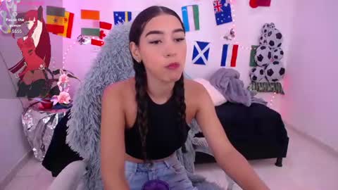 Snapshot of mia_cute_girl chatting on 07.16.26 mia_cute_girl online show from 07.16.26