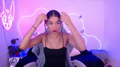 Snapshot of mia_cute_girl chatting on 07.26.26 mia_cute_girl online show from 07.26.26