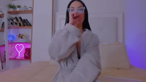 Sarah Luna online show from 03.05.25