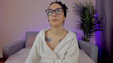 Snapshot of mia_daniellshot chatting on 04.23.26 Sarah Luna online show from 04.23.26