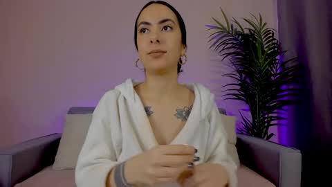 Snapshot of mia_daniellshot chatting on 04.30.26 Sarah Luna online show from 04.30.26