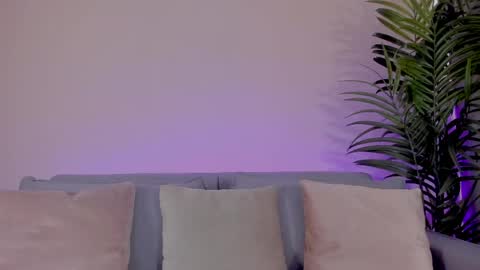Snapshot of mia_daniellshot chatting on 05.25.26 Sarah Luna online show from 05.25.26