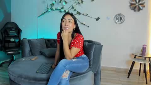 mia_davis__ online show from 07.28.26