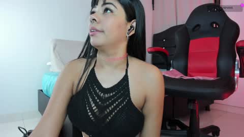 Mia online show from 01.25.25