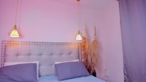 MIA help me get to 25 hands up online show from 04.14.26