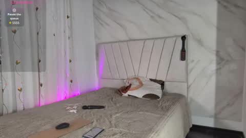 mia elan online show from 11.21.25