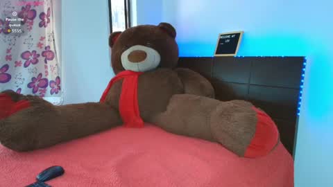 mia_fernand online show from 04.01.26