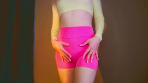 Mia online show from 12.06.24