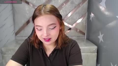 Snapshot of mia_foster_t chatting on 04.22.26 Mia online show from 04.22.26
