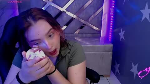 Snapshot of mia_foster_t chatting on 05.11.26 Mia online show from 05.11.26