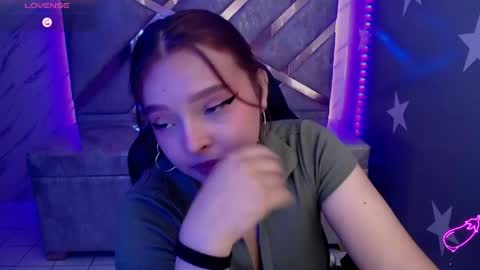 Snapshot of mia_foster_t chatting on 05.11.26 Mia online show from 05.11.26