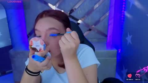 Snapshot of mia_foster_t chatting on 05.22.26 Mia online show from 05.22.26