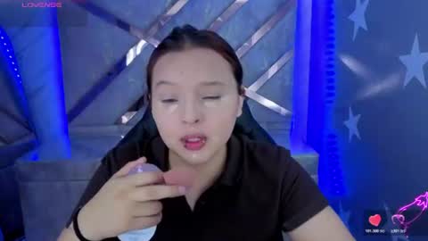 Snapshot of mia_foster_t chatting on 07.19.26 Mia online show from 07.19.26