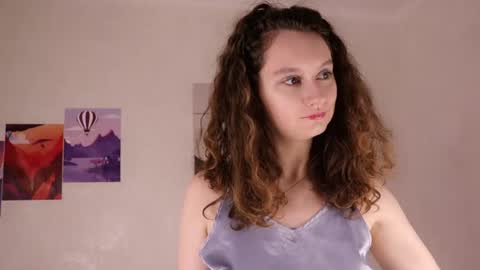Snapshot of mia_frizz chatting on 05.26.26 Mia online show from 05.26.26