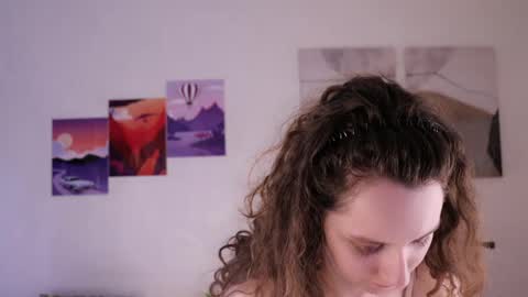 Snapshot of mia_frizz chatting on 05.28.26 Mia online show from 05.28.26