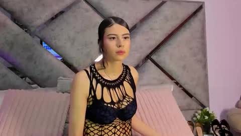 I am mia  online show from 05.27.26