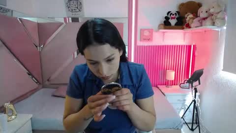 Snapshot of mia_garcia28 chatting on 05.18.26 mia_garcia28 online show from 05.18.26