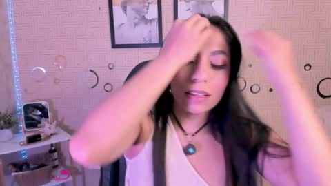 Mia online show from 06.04.26