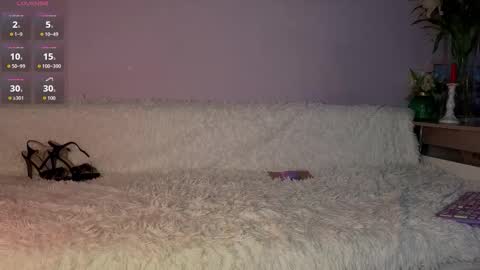 Snapshot of mia_greenwald chatting on 11.09.25 Mia online show from 11.09.25