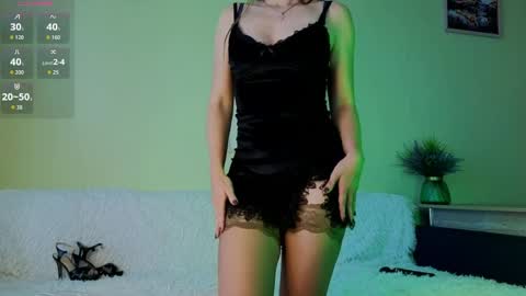 Snapshot of mia_greenwald chatting on 04.19.26 Mia online show from 04.19.26