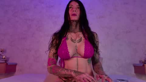 mia_hill1_ online show from 07.04.26