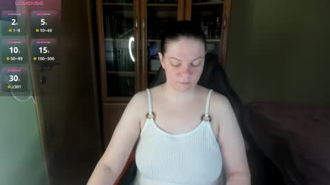 Snapshot of mia_lores chatting on 04.19.26 mia_lores online show from 04.19.26