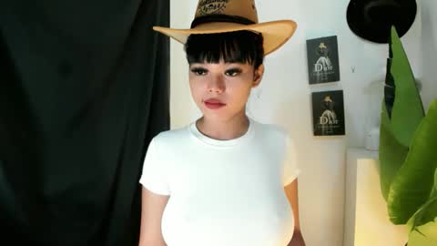 M I A online show from 06.05.26