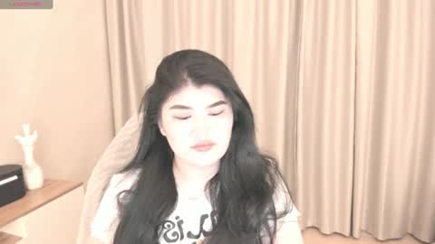 Snapshot of mia_lui chatting on 06.27.26 Mia 3 online show from 06.27.26