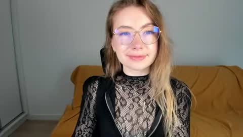 Mia online show from 06.11.26
