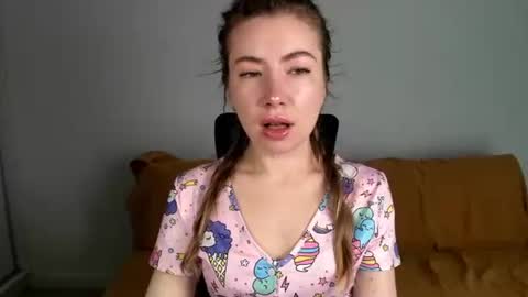 Mia online show from 07.04.26