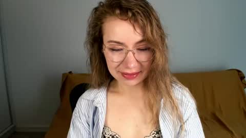 Mia online show from 07.16.26