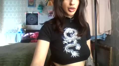 Mia online show from 06.24.26