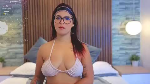 Snapshot of mia_milf_x chatting on 07.20.26 Mia Milf online show from 07.20.26