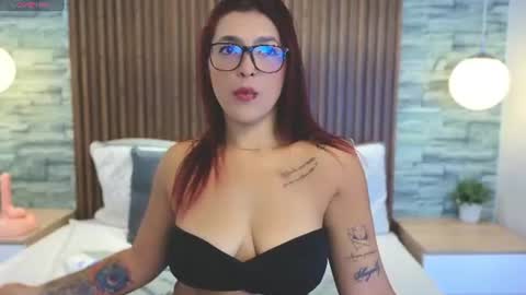 Snapshot of mia_milf_x chatting on 07.24.26 Mia Milf online show from 07.24.26