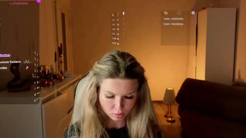 Snapshot of mia_mils chatting on 05.28.26 online show from 05.28.26